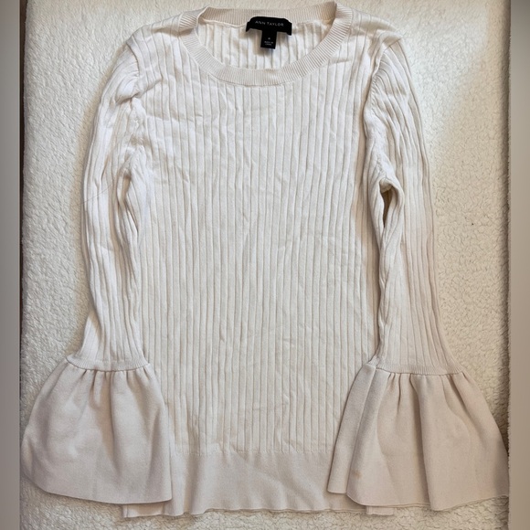 Ann Taylor Off White Ribbed Bell Sleeve Sweater Size M - Picture 4 of 7